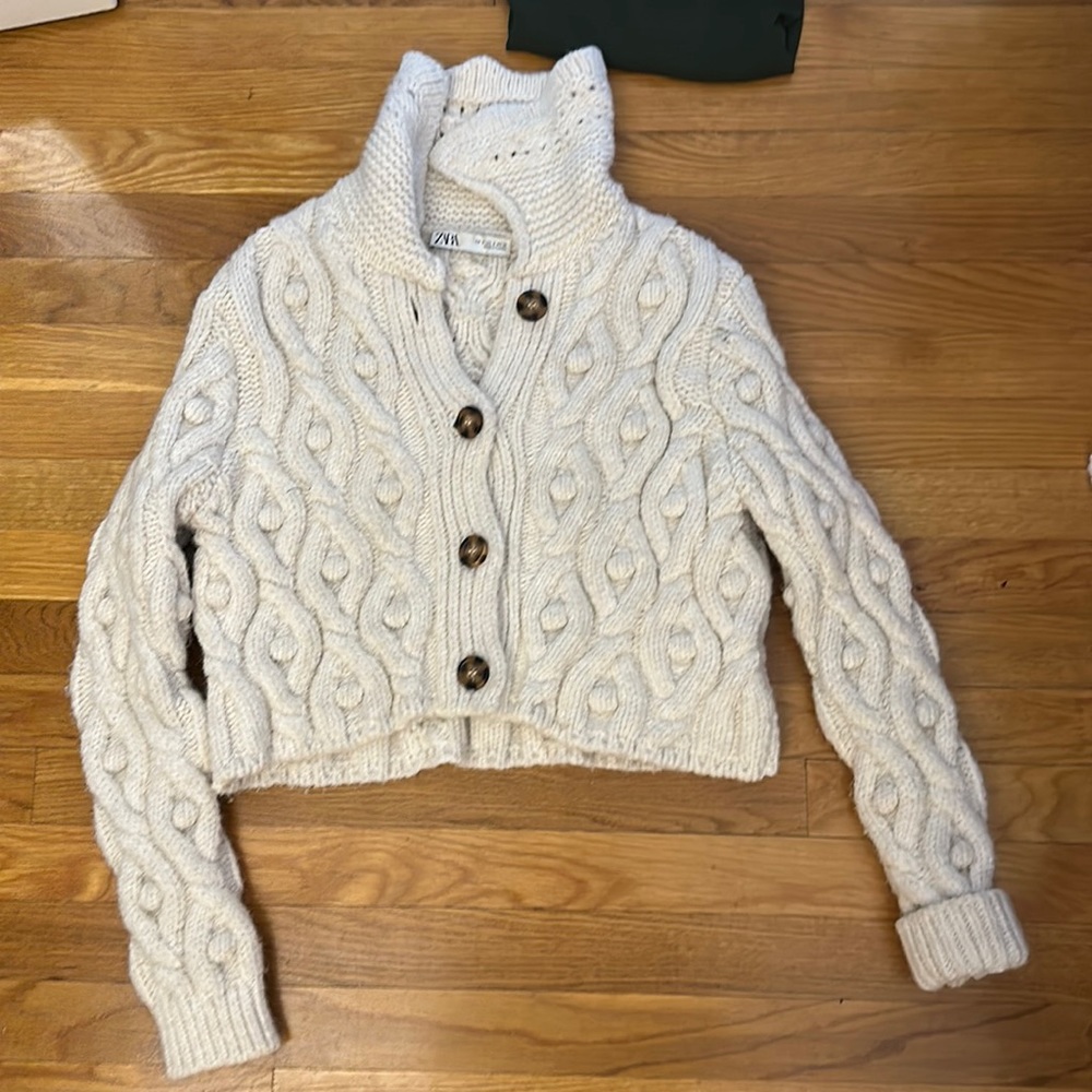 Beautiful zara button sweater size m